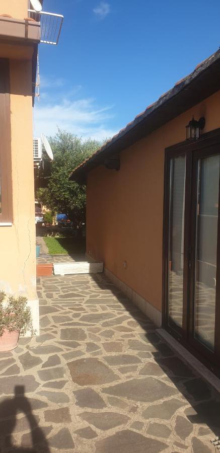 La Casetta Di Antonietta Fiumicino Buitenkant foto